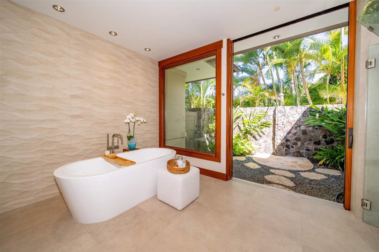 Indoor-Outdoor Soaking Retreat